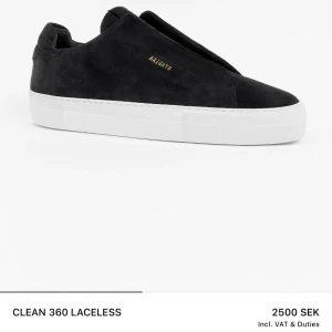 Arigato skor - Svarta skor i mocka från Axel Arigato. Storlek 37🤍 Påse till skorna medföljer🩷🩷 Väldigt bra skick🤍Priset går att diskuteras✨