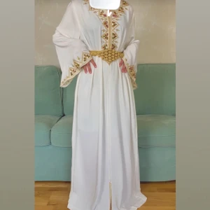 Klänning/ marockans klänning  - Ny klänning, inte använts. Passar storlekarna 34-38.  