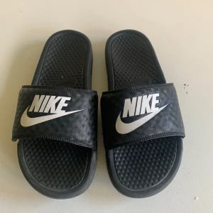 Nike tofflor - Super fina