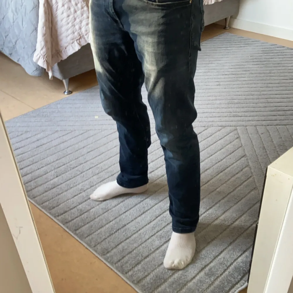 Mörkblå LeeCooper jeans, har inga defekter alls, storlek 29/30, slim fit. Jeans & Byxor.