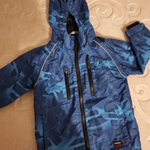 Vattentätt jacka 90 - Hej Om ni intressera att köpa den kontakta  mig.M.v.h