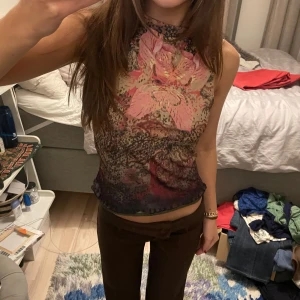 topp - sjukt snygg topp från urban outfitters 