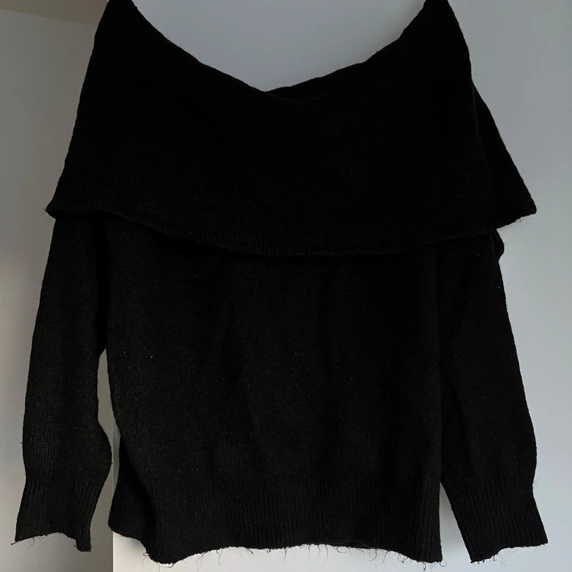 Stickad offshoulder