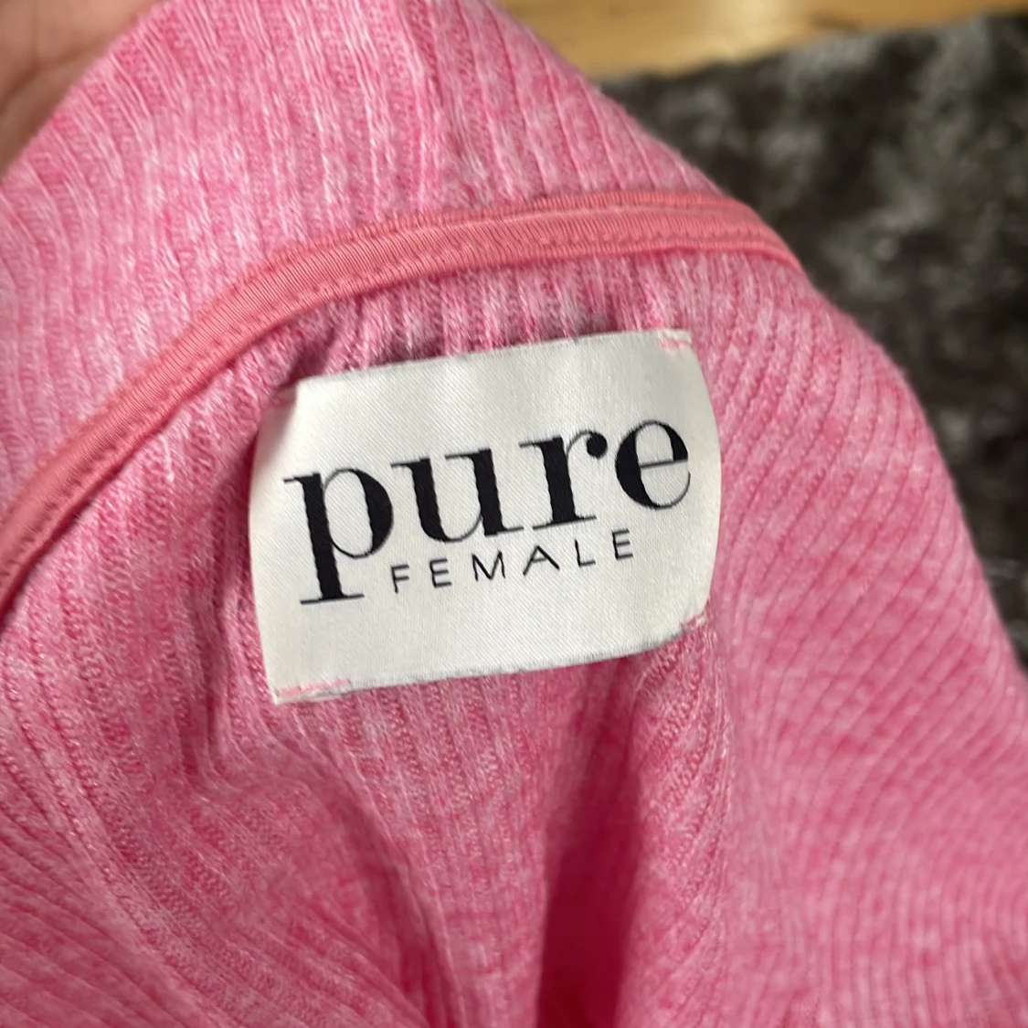 Rosa ribbad topp från Pure Female - 90