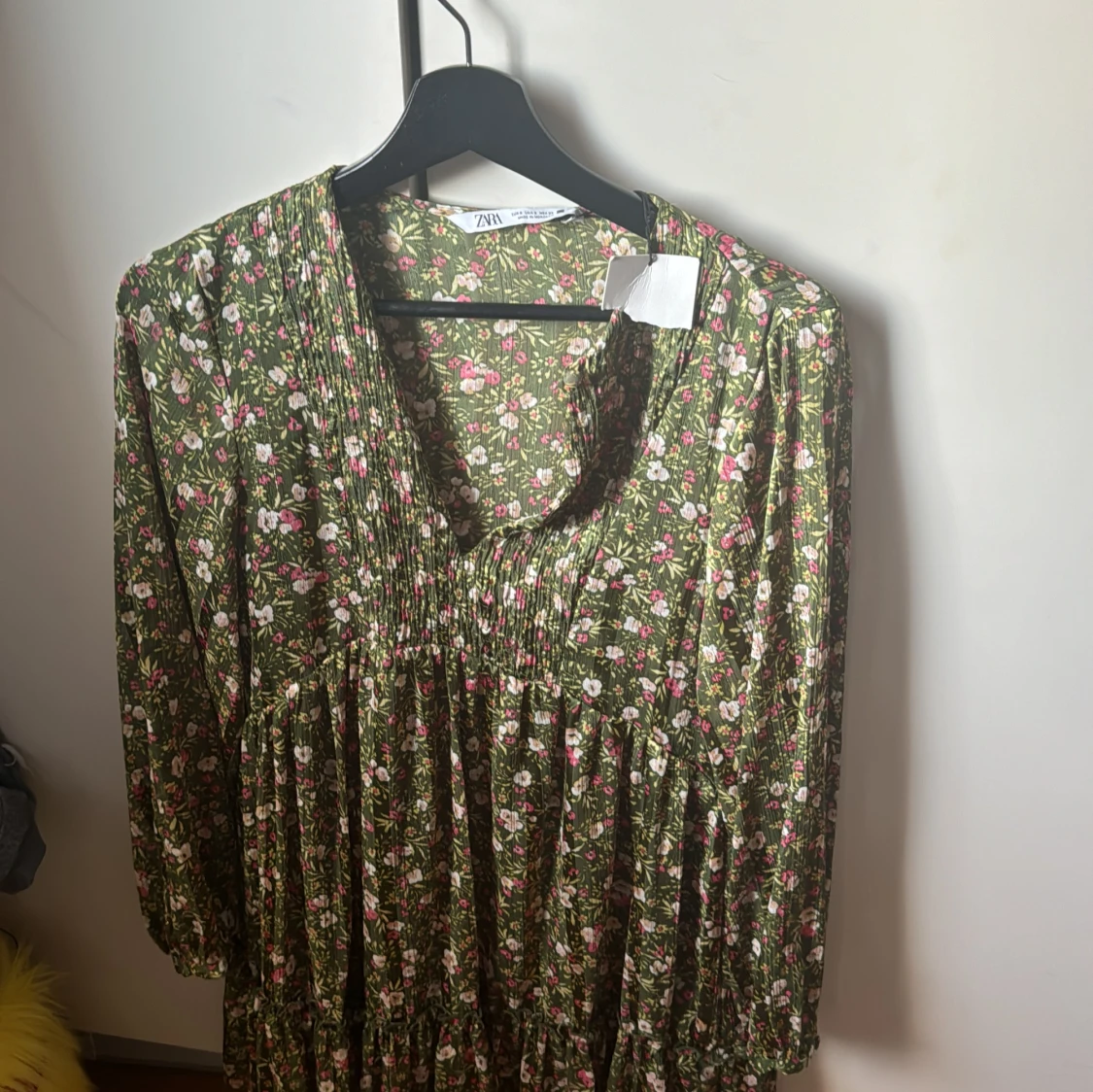 Blommig klänning från Zara - 90