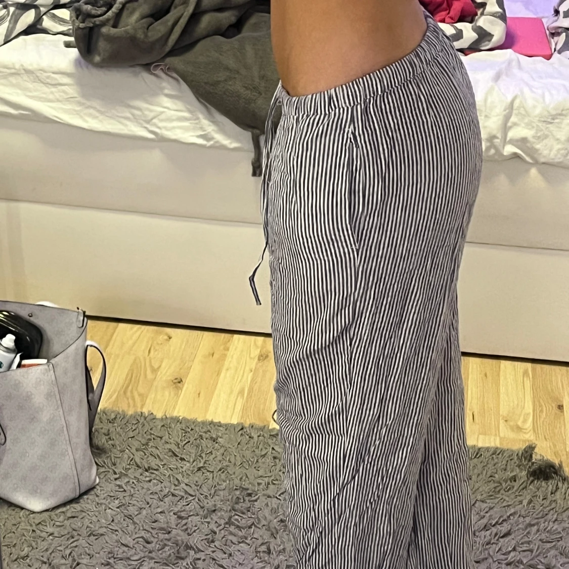 Randiga linen byxor från BikBok - 90