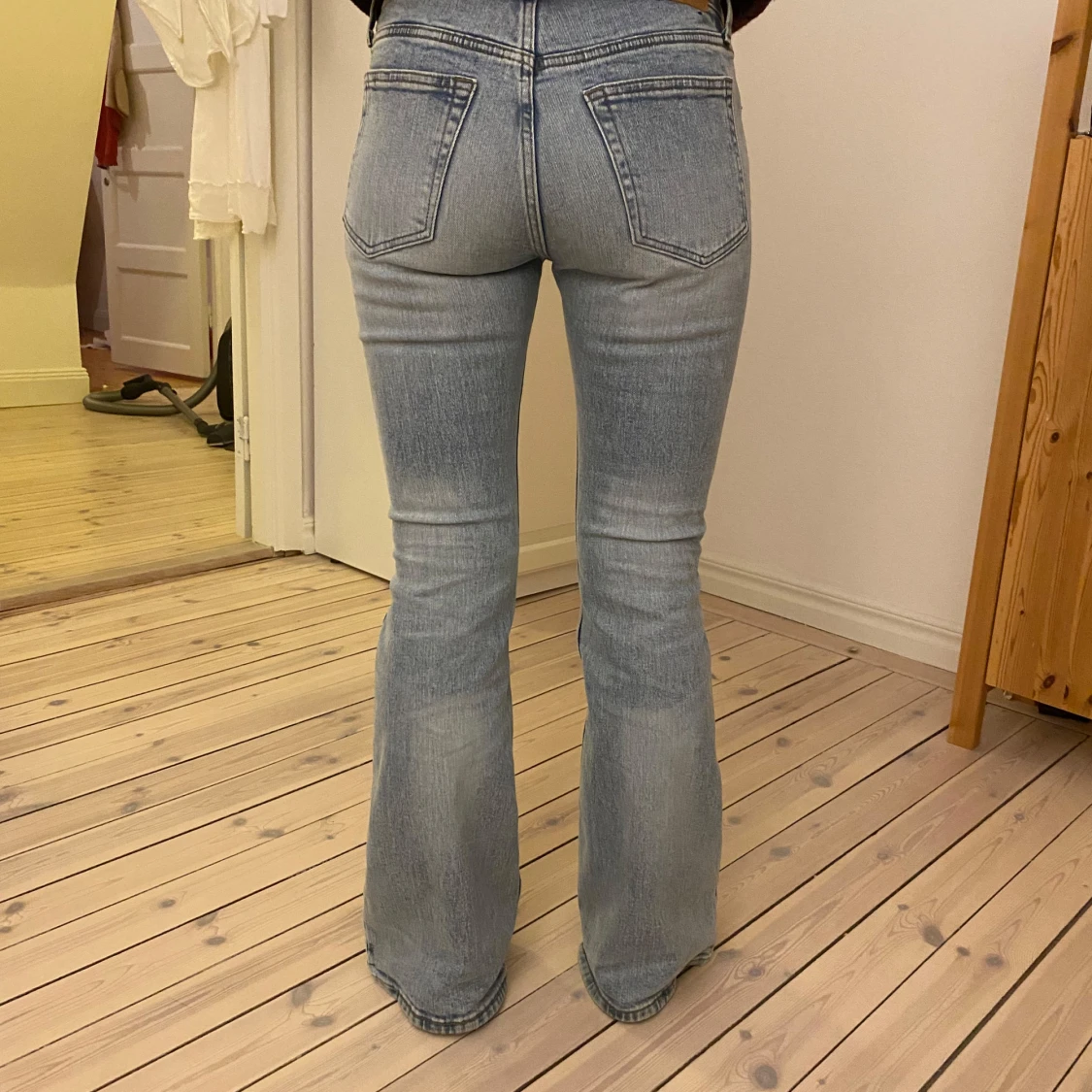 Ljusblå bootcut jeans - 90