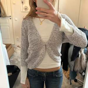 Trekvartsärmad kofta💕 - Trekvartsärmad kofta i storlek s💕