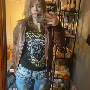 Snygg brun skinnjacka❤️ - Super tjusig bruk jacka i äkta skinn❤️ den är bra kvalité har inga defekter 