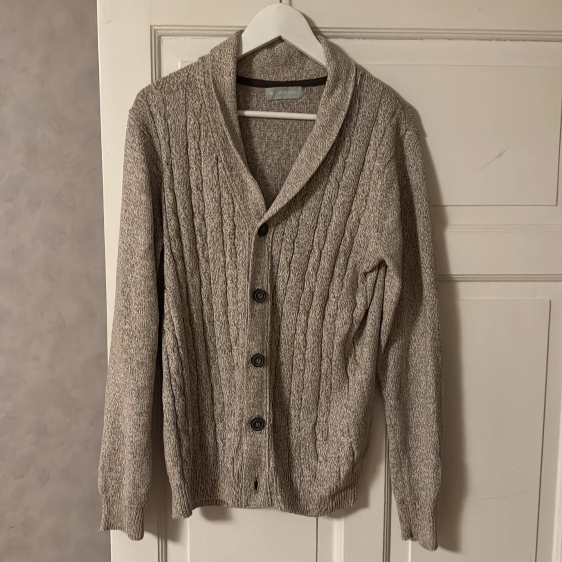 Beige stickad cardigan - 90