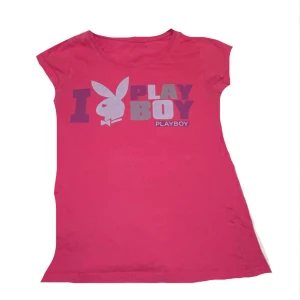 Playboy topp  - En as gullig och cool Playboy topp som jag tyvärr inte användare längre! Den är jätte söt och passar perfekt in på y2k och mcbling stilen💓