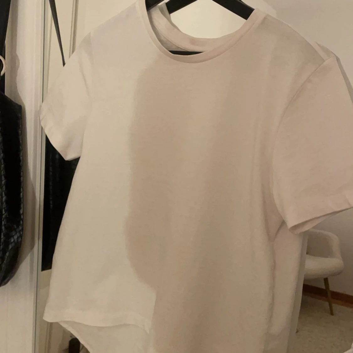 Vit t-shirt med knytning från ONLY - 92