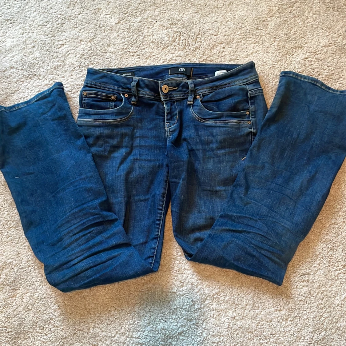 Blå bootcut jeans från LTB