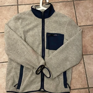 Patagonia flis - Snygg patagonia flis i bra skick storlek M