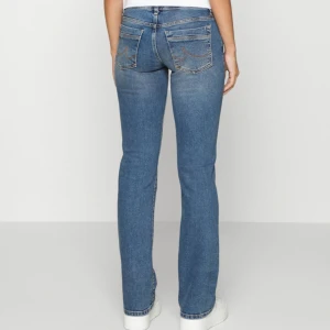 Ltb jeans  - Säljer ett par jättefina oanvända LTB jeans från zalando. Köpta för 622 men säljer för 399 kr. Strl W32XL32. Säljer de på grund av att de är för stora för mig. 