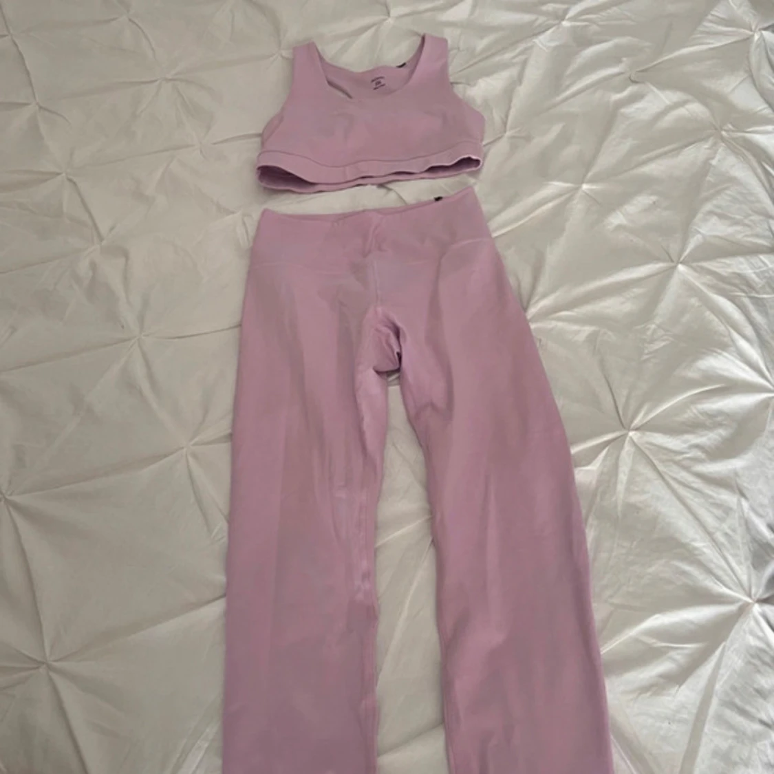 Rosa träningsset från monki