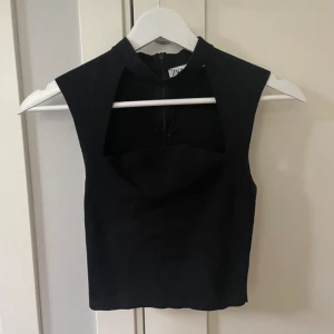 fest toop zara!! - jättesnygg chocker topp från zara! storlej s men passar xs-m❤️