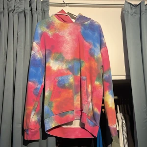 Off white hoddie  - Använd några gånger