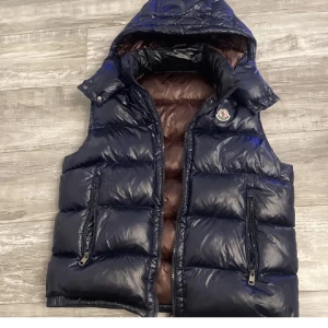 Moncler Bormes Väst - Använd i nyskick