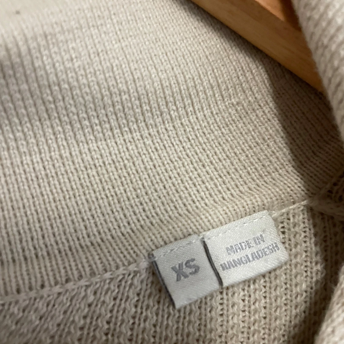 Beige stickad tröja - 91