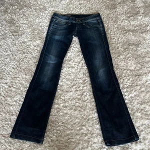Pepe jeans - Säljer dessa skitsnygga utavängda jeans från pepe som tyvärr är förstora på mig🥰