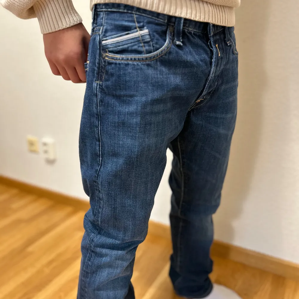 Säljer mina feta jeans,  Skicka är 10/10 Nypris runt 1700, min pris är endast 399 Size 30/30 . Jeans & Byxor.