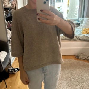 Stickad tröja  - Super fin!!