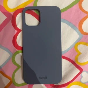 Mobilskal - Jättefint mobilskal från Holdit i silikon, ej använt, blågrå färg
