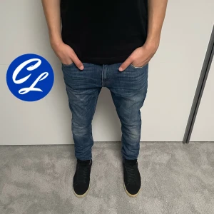 Tiger of Sweden Jeans  - Tiger of Sweden jeans | Skick: 9/10 | Strl W29 L32 | Modell - Pistolero | Pris - 399 |Fraktar via Postnord eller Instabox på köparens bekostnad | Hör av dig vid minsta fråga eller fundering!