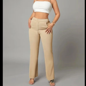 Kostymbyxor  - Begiea kostymbyxor,Köptes för 200kr