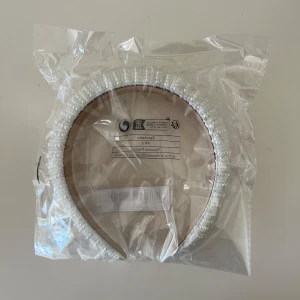 Diadem ny - Ny diadem i förpackning, säljer då jag köpt fel💕