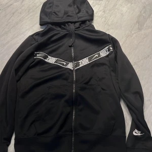 Nike kofta - Nyskick inget fel på den i storlek XS Passar S
