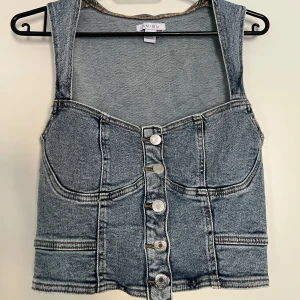 Jeans top  - Använd 1 gång, cute jeans top från new yorker 