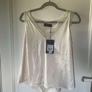 Satin linne - Superfint linne från sisters point med lappar kvar💘💘