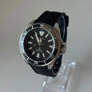 Seiko Prospex Diver - • Modell: Seiko Prospex Diver Automatic  • Storlek: 44mm • Referens: SRPB51K1 • År: 2020 • Skick: Mycket Bra • Medföljer: Fullset med originallänk samt två extra band