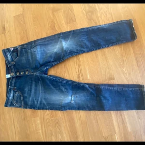 Replay jeans - Säljer dessa replay jeans pga att de inte passar mig, storleken är 30 och inga tecken på defekter 