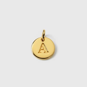 Berlock till halsband - En berlock från syster p i guld med bokstaven A på. Säljer då den inte kommer till användning! Nypris är 299 men säljer för 199