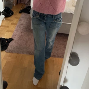 disel jeans - As snygga vintage lågmidjade disel jeans med fickor fram! Passar en 36/38! Midjemått 39  Innerbenslängden 80🩷🩷
