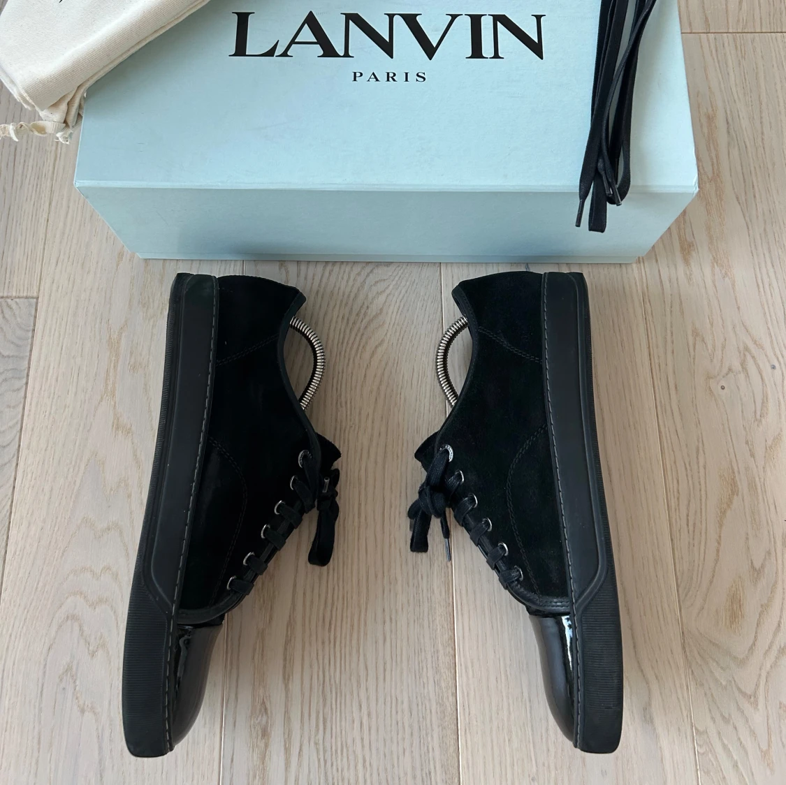 Lanvin  - 90