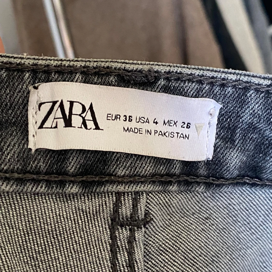 Gråa bootcut jeans - 93