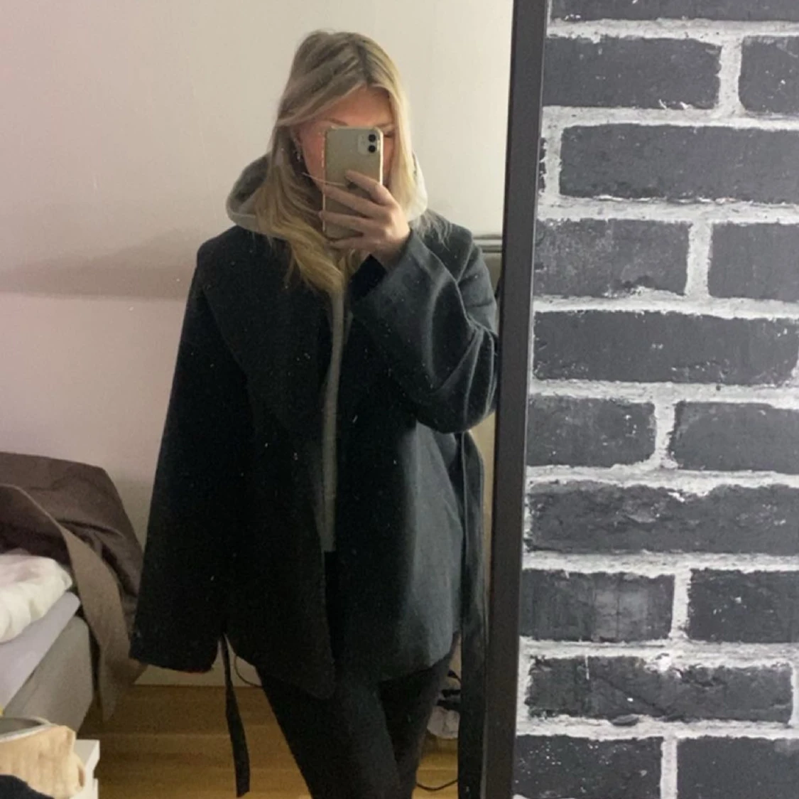 Mörk grå kapp - 1