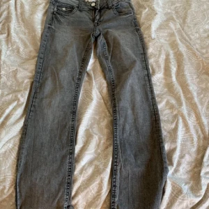 Gina jeans  - Oanvänd jeans från Gina storlek 36