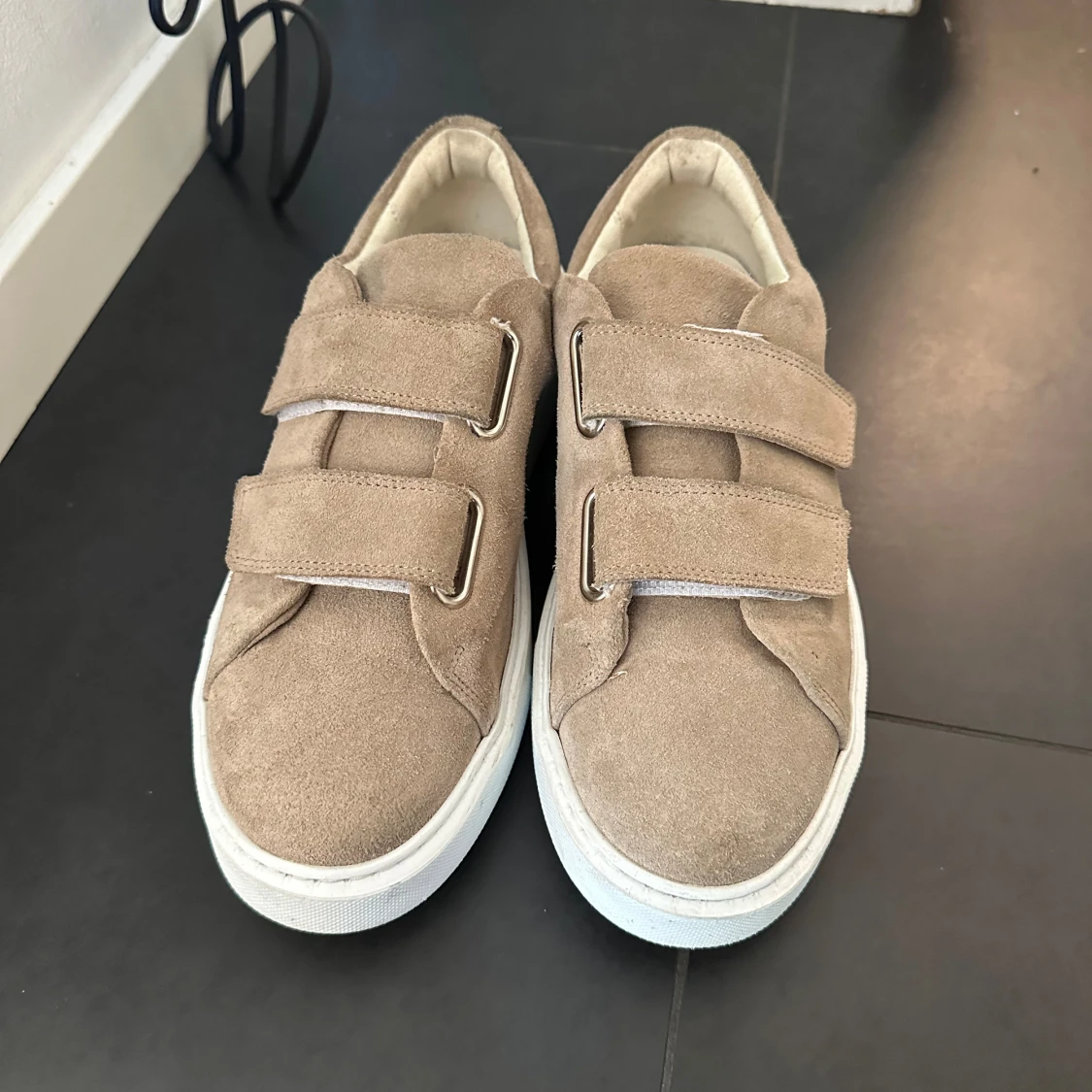 Sneaky Steve skor - 90