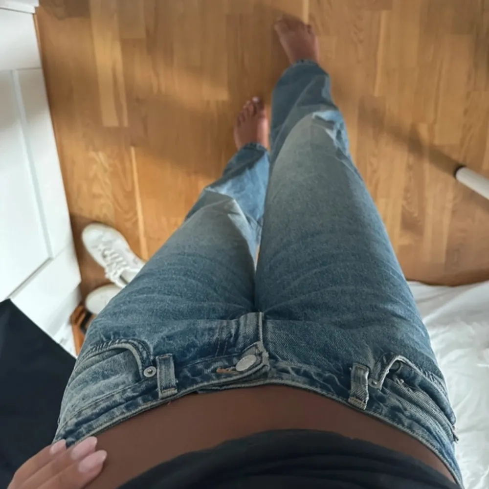 Jättefina jeans från Weekday, arrow lågmidjade! Jättefina och i mycket bra skick!. Jeans & Byxor.