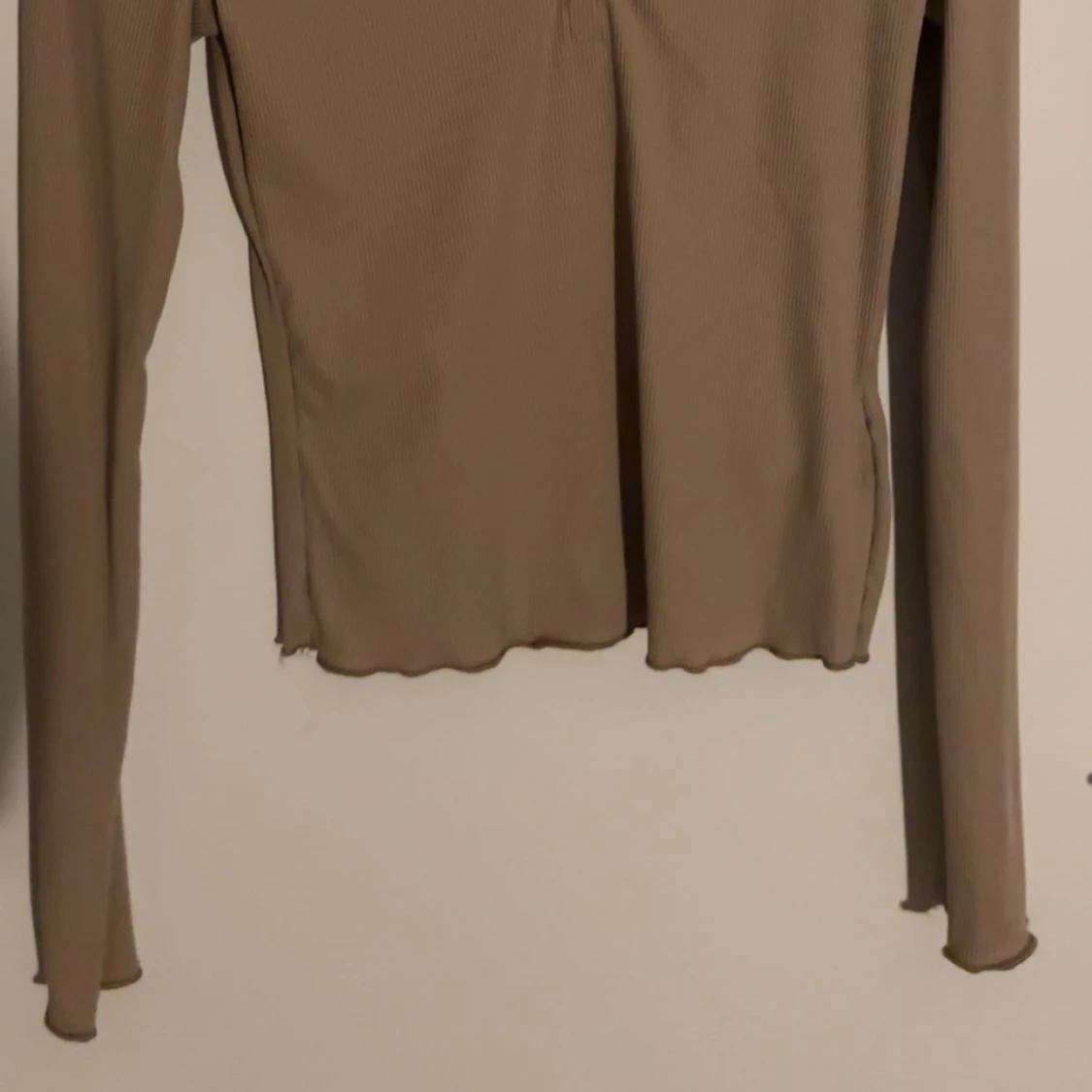 Beige ribbad långärmad topp - 90