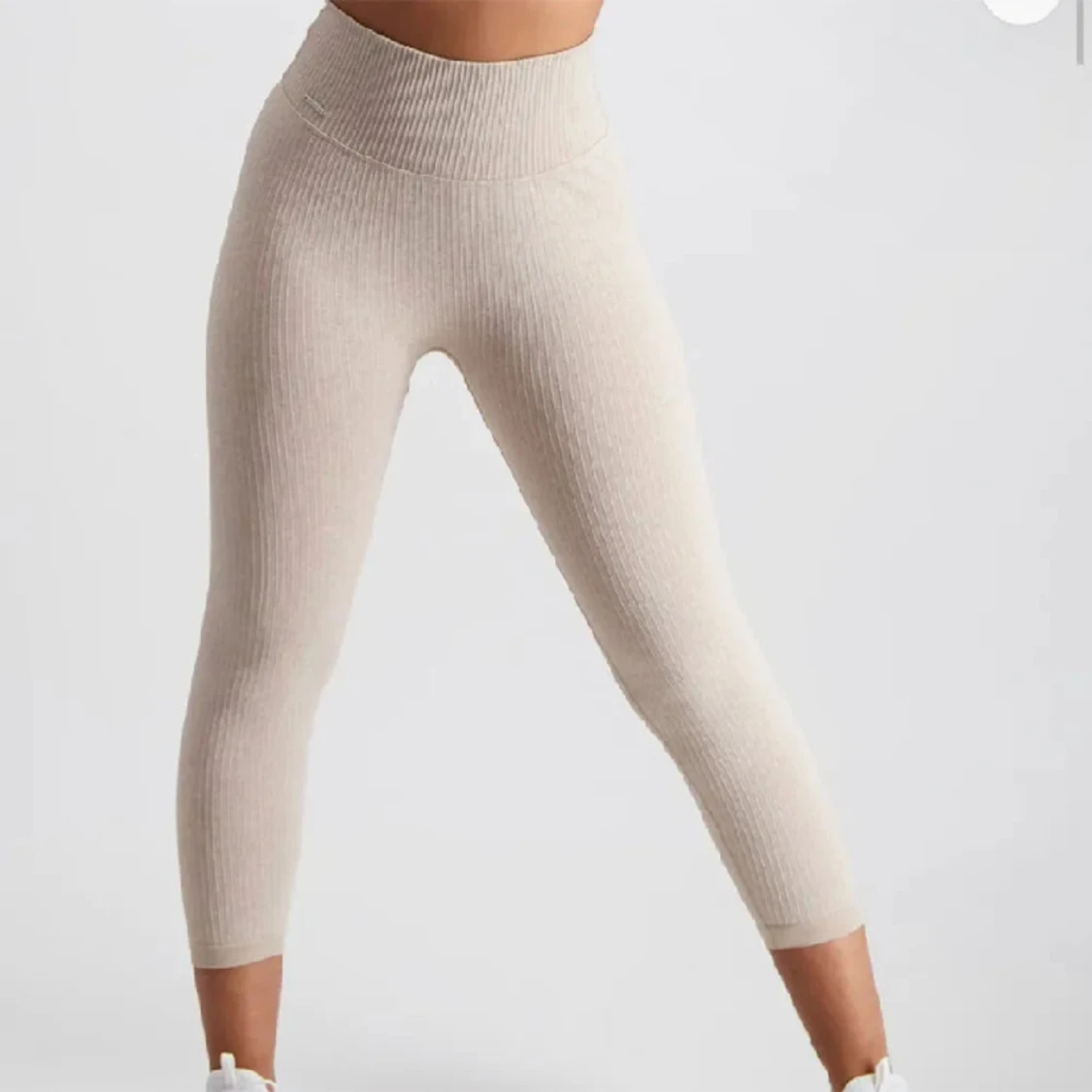 Beige ribbade leggings från Aim'n - 92