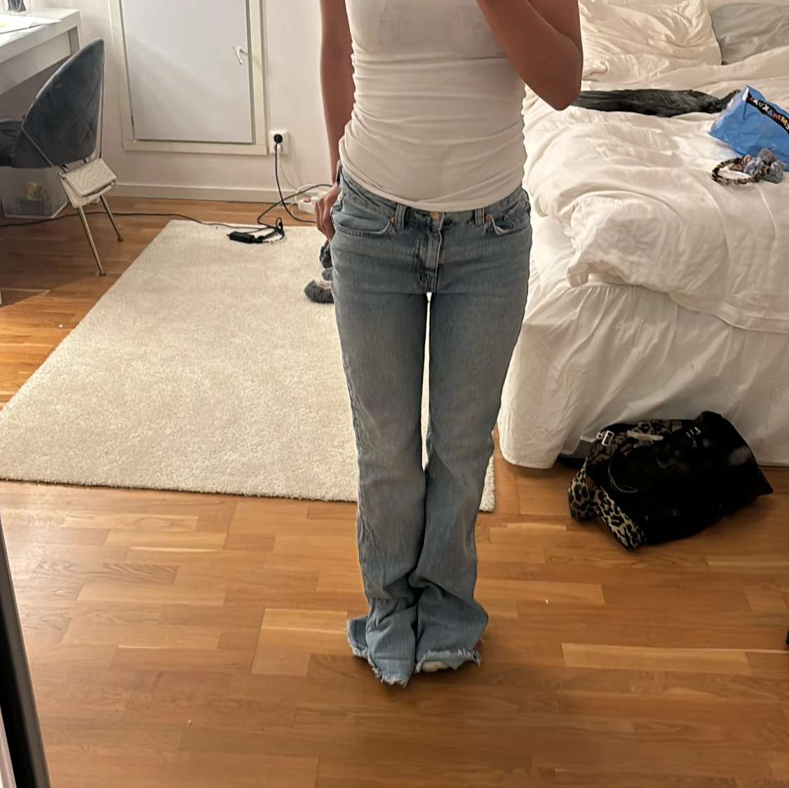 Ljusblå jeans med bootcut