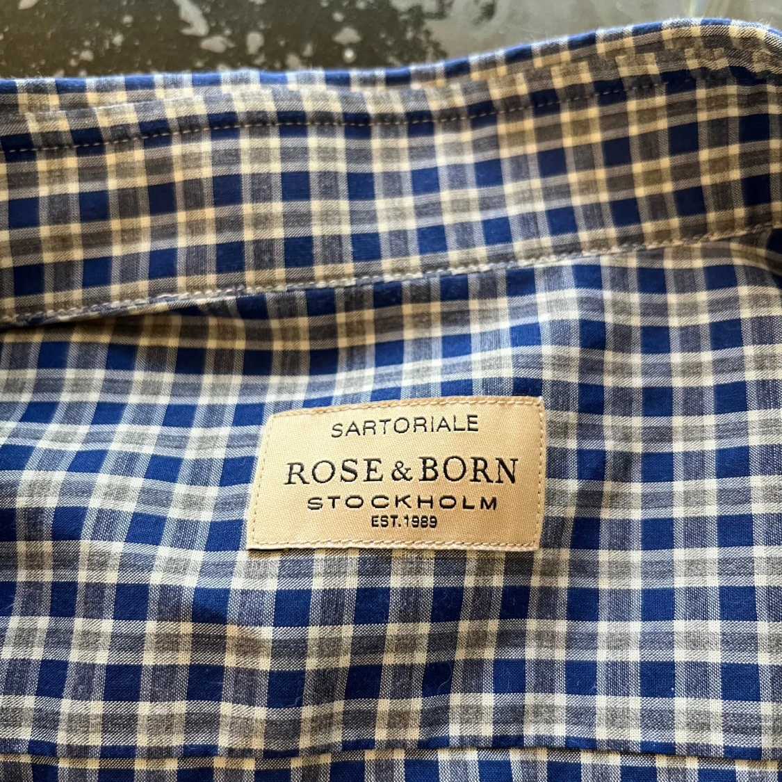 Ljusblå skjorta från Rose & Born - 90