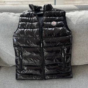 Monclerväst replika oanvänd - Monclerväst replika oanvänd