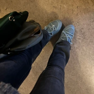 Intresskoll - As snygga inuikiis som jah Köote förra vintern. Vill se hur mycket jag kan få för dom.  Dom är turkos blåa❤️